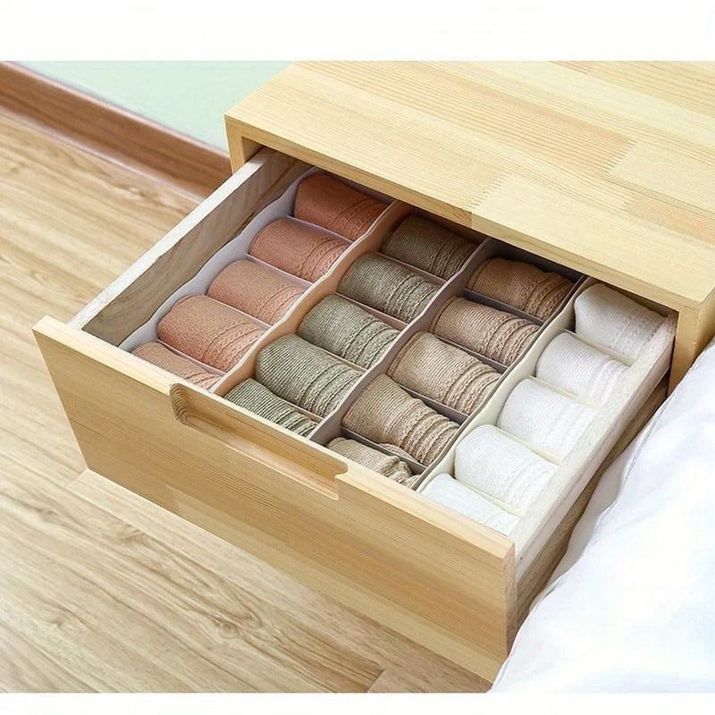 1 Pc : 5-Compartment Plastic Storage Box for Underwear, Socks, Accessories