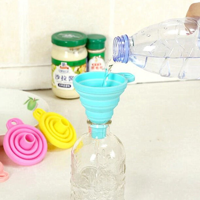 Foldable Kitchen Funnel – Collapsible Silicone Funnel for Easy Liquid Transfer & Storage (Random Color)