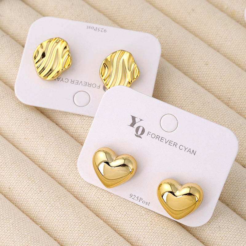 Gold Stud Earrings 1Pcs (Random Pattern)