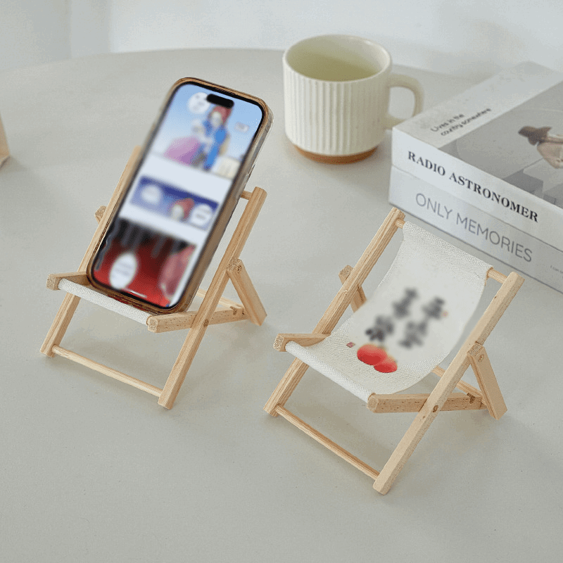 1 pc Cute Foldable Beach Chair Phone Stand, Mini Wooden Desktop Decoration and Photo Prop (Random Color)