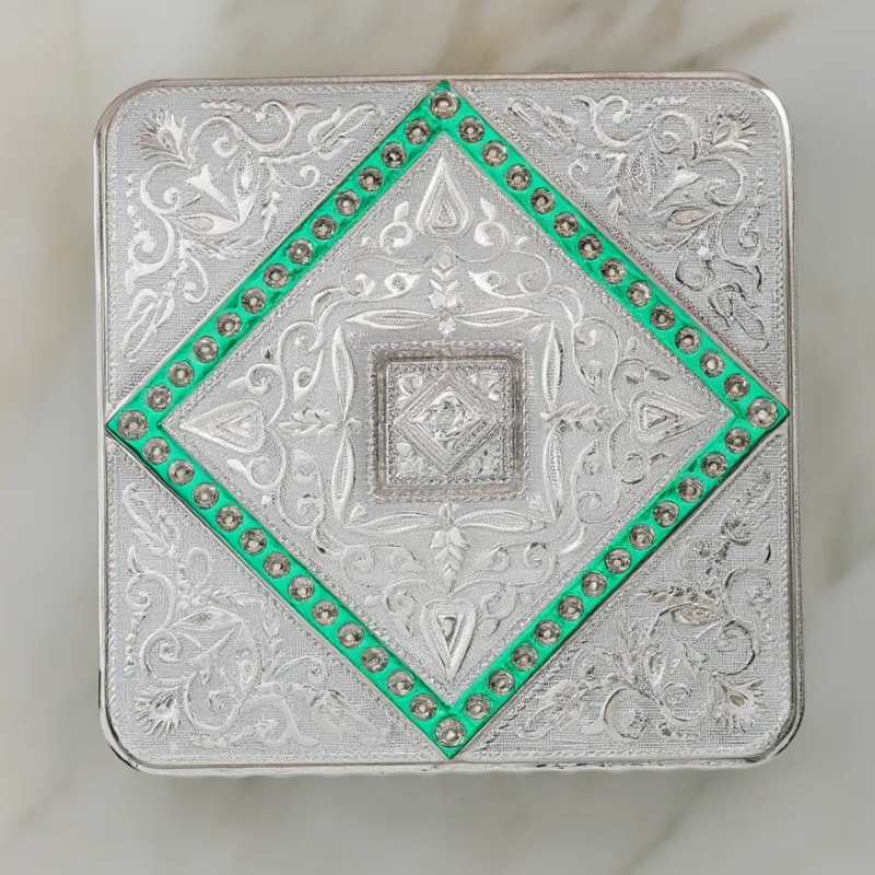 4 Compartment Acrylic Dry Fruit & Mukhwas Box – Chocolate, Snacks & Mouth Freshener Storage Container (Random Color-Pack of 1)