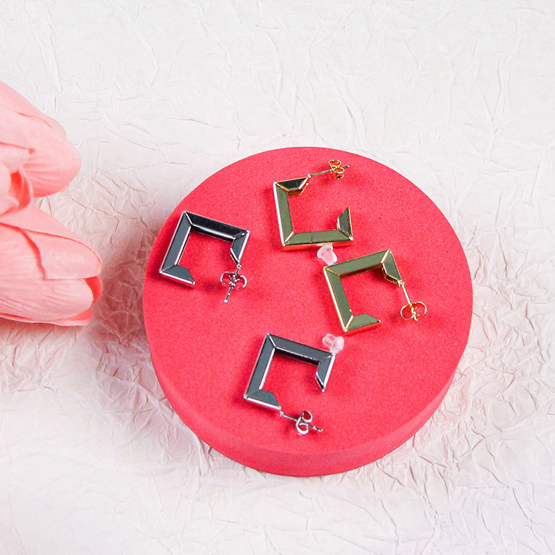 Fashion Square Earrings – Trendy Geometric Jewelry for Women & Teens (Random Color-Pack of 1 Pair)