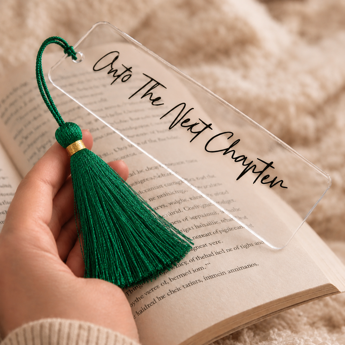 Personalized Clear Acrylic Bookmark with Custom Text & Tassel – Elegant Transparent Book Marker Gift for Readers (Random Tassel Color)