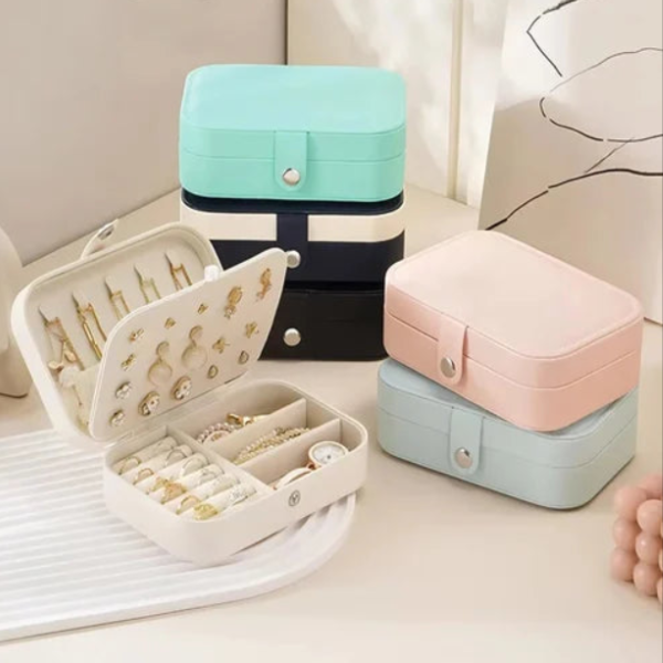 Large Capacity PU Leather Jewelry Organizer Box – Travel-Friendly Storage Case for Earrings, Rings, Necklaces & Bracelets (Random color) (Pack of 1)