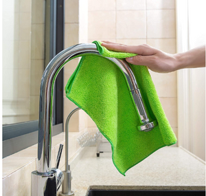 A image demonstrates the versatile application of Green microfiber clothsmicrofiber cloths, electronics cleaning, screen cleaning, lens cleaning, camera cleaning, monitor cleaning, TV cleaning, cleaning cloths.