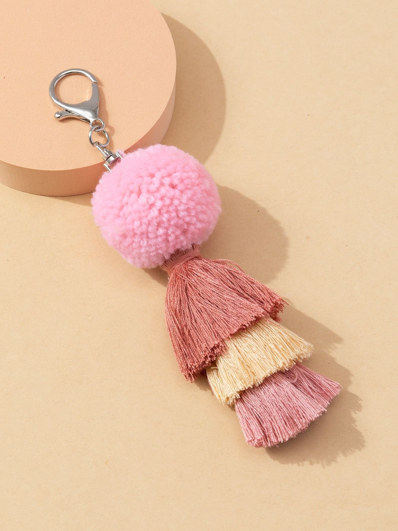 Snowy Pom Pom Keychain – Fluffy Bag Charm & Key Ring Accessory (Random Colors-Pack of 1)