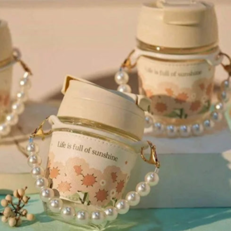 Coffee Mug with Cute Pearl Bracelet – Stylish Ceramic Mug with Decorative Pearl Handle Accessory
