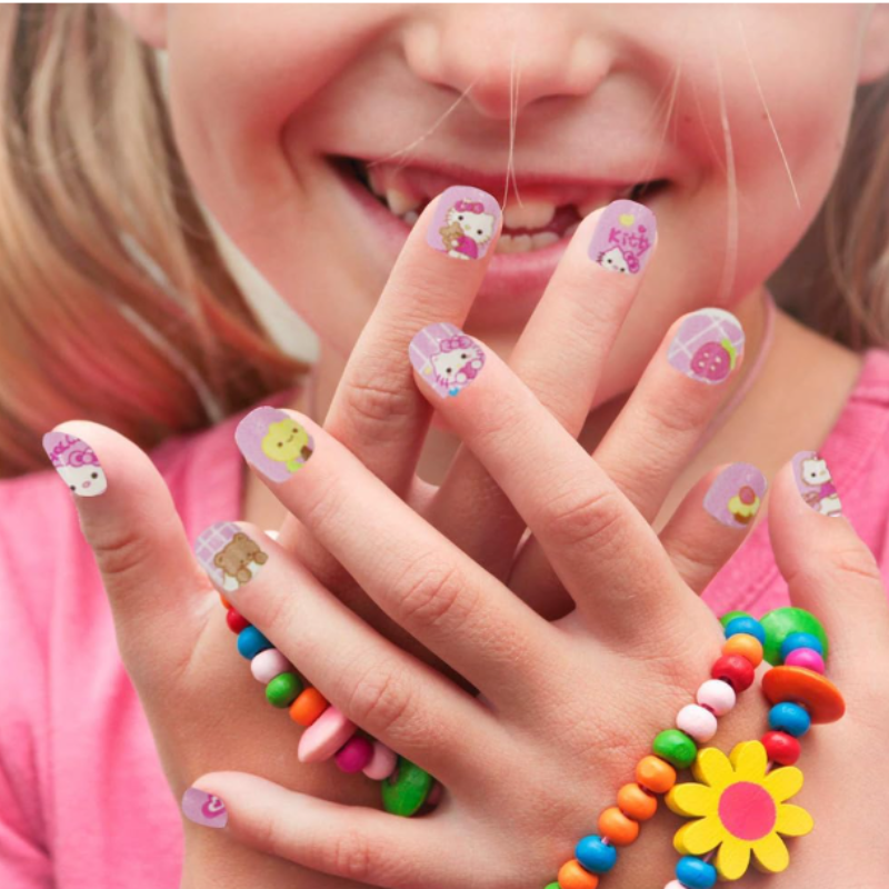 Sanrio Character Press-On Nails for Kids – Cute Cartoon Fake Nails Set (Random Design-Pack of 1 Set)