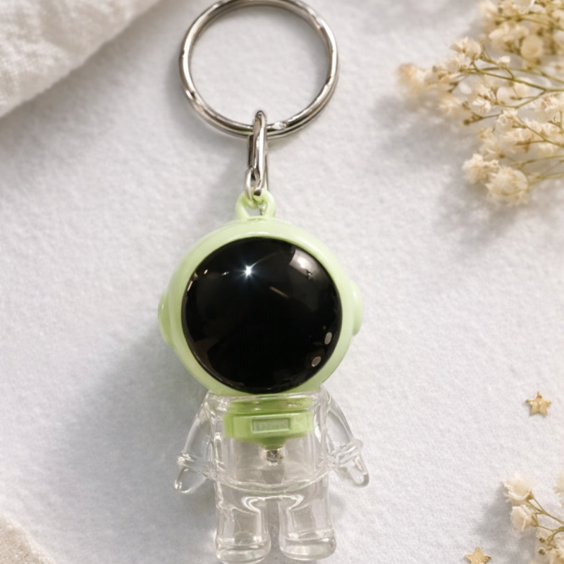 1 Pcs LED Astronaut Keychain – Light-Up Space Explorer Keyring, Glowing Astronaut Bag Charm & Toy for Kids