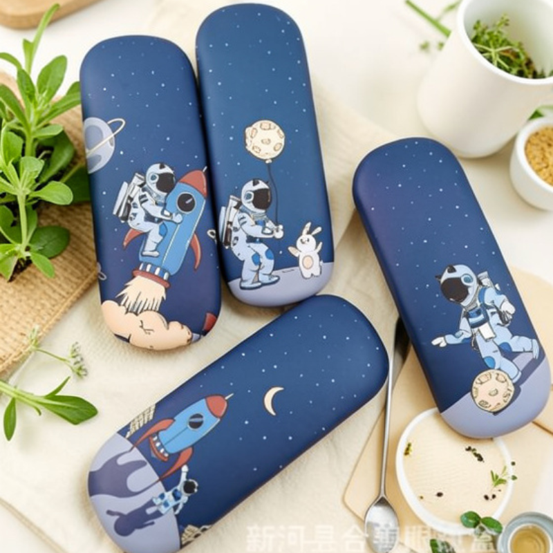 Astronaut Print Sunglass Cover – PU Leather Eyeglass Case | Stylish & Protective Glasses Holder (Random Design-Pack of 1)