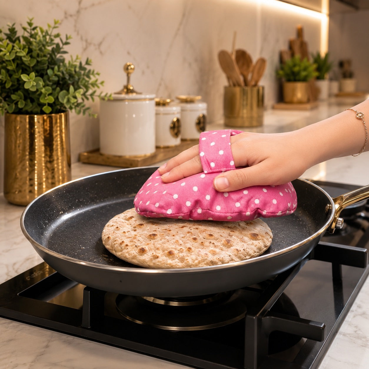 Polka Dot Print Cotton Press Roti Cover | Reusable Chapati Warmer for Roti, Naan & Paratha (Pack of 1)