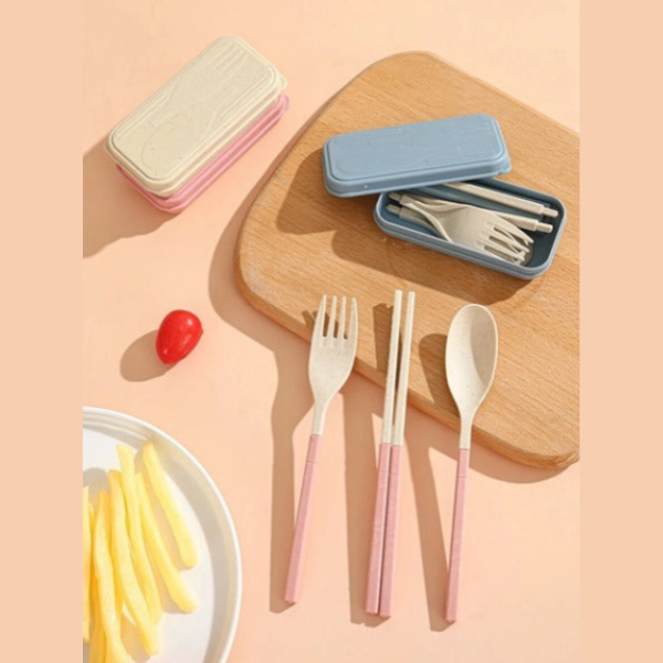 3-Piece Foldable Tableware Set – Portable Spoon, Fork & Chopsticks for Travel, Office & Outdoor Use(Random Color-Pack of 1)