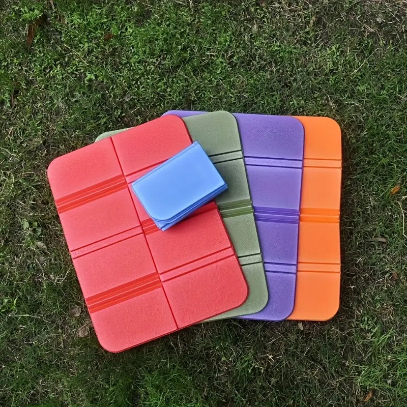Outdoor Folding Foam Mat – Portable Picnic Pad for Hiking, Camping & Travel (Random color-Pack of 1)