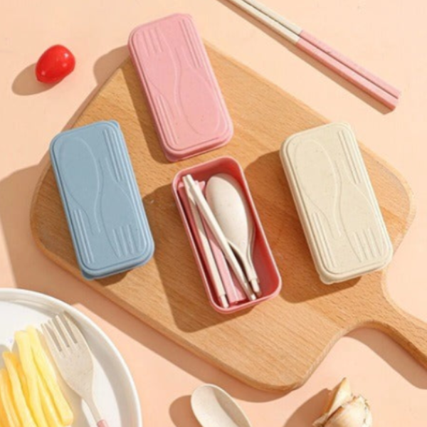 3-Piece Foldable Tableware Set – Portable Spoon, Fork & Chopsticks for Travel, Office & Outdoor Use(Random Color-Pack of 1)