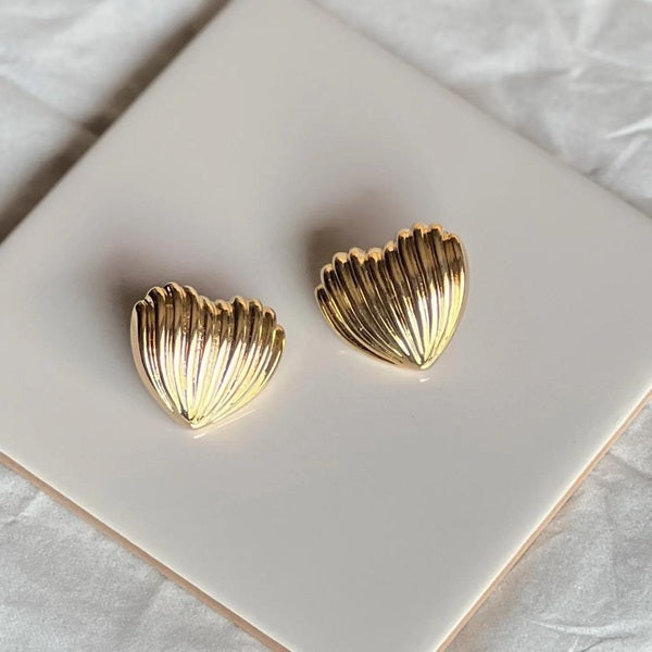 Heart Shell Earring