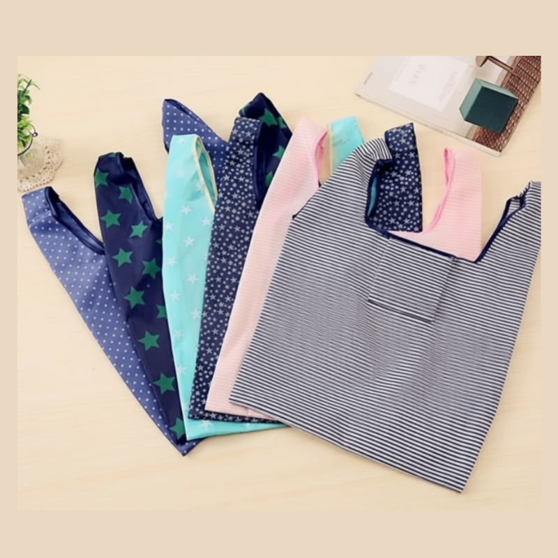 Reusable Foldable Grocery Bags – Eco-Friendly Shopper Tote Bag Folding into Attached Pouch (Random Print-Pack of 1)