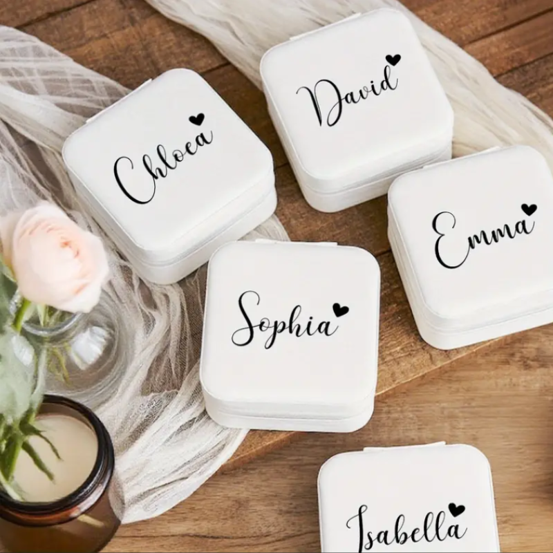 Personalized Jewelry Box with Custom Name & Heart – Elegant White Zipper Jewelry Organizer