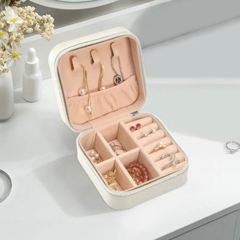 Mini Jewelry Storage Box – Travel-Friendly Organizer for Rings, Earrings & Small Accessories (Random color-Pack of 1)