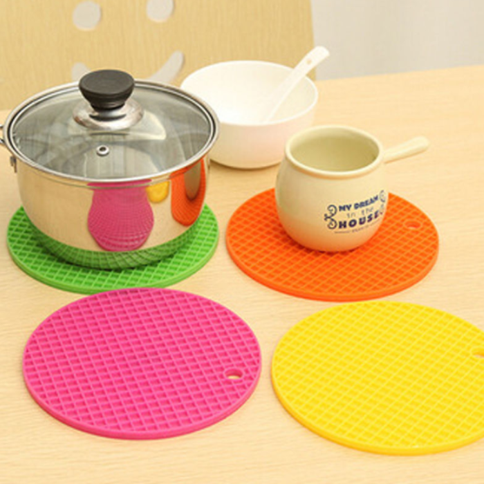 Silicone Heat Resistant Mat – Round Trivet Pad for Hot Pots & Pans (Random Color-Pack of 1)