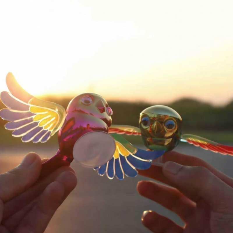 Wind-Powered Flying Bird Car Ornament – Moving Decorative Bird for Car, Motorcycle & Bike Exterior Styling (Random color-Pack of 1)