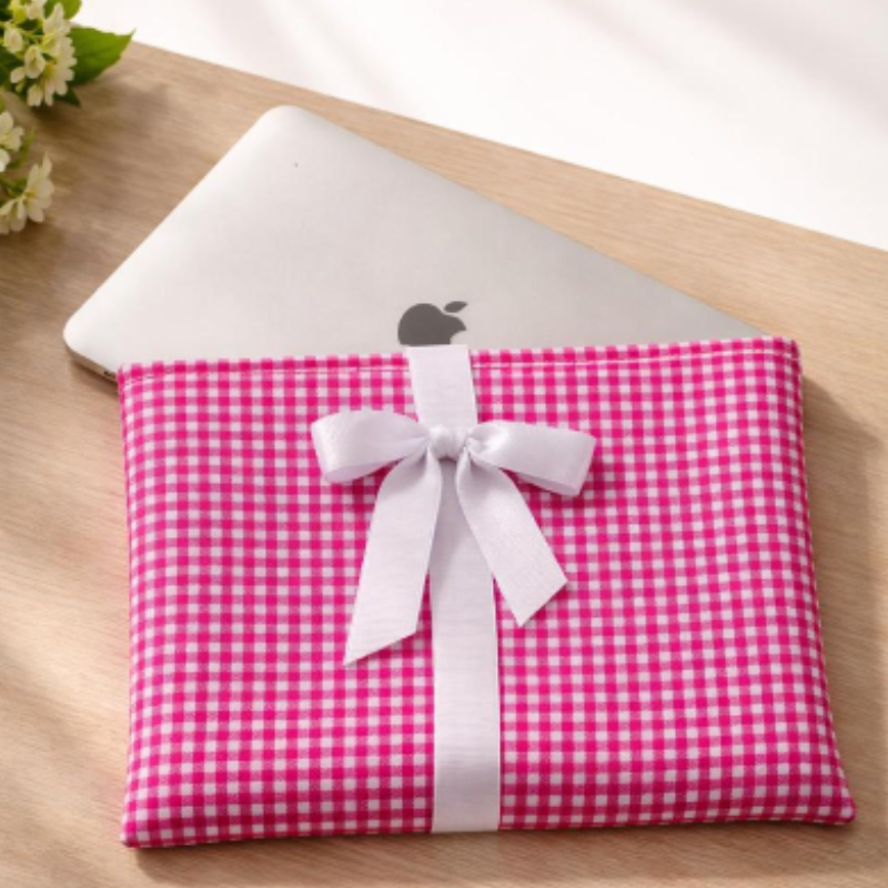 Gingham Laptop & Book Cover Sleeve – Stylish Protective Sleeve for Laptop, Notebook & Books