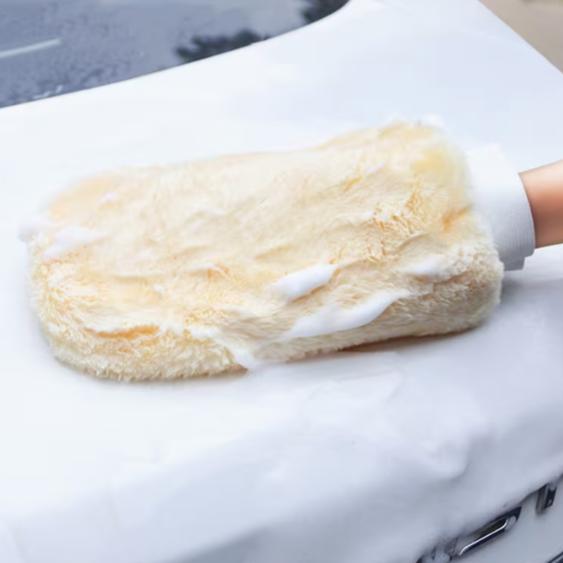 Plush Rubbing Car Cleaning Glove – Soft Microfiber Wash Mitt for Car Washing & Dust Cleaning (Pack of 1)