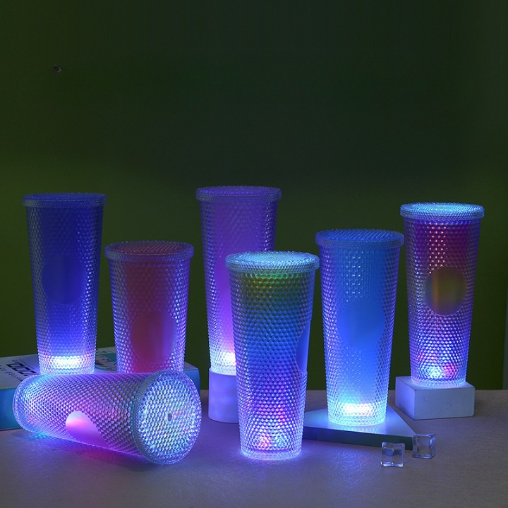 Diamond Cup Double-Layer Plastic Straw Cup with LED Light (Random Colors) - 700 ml