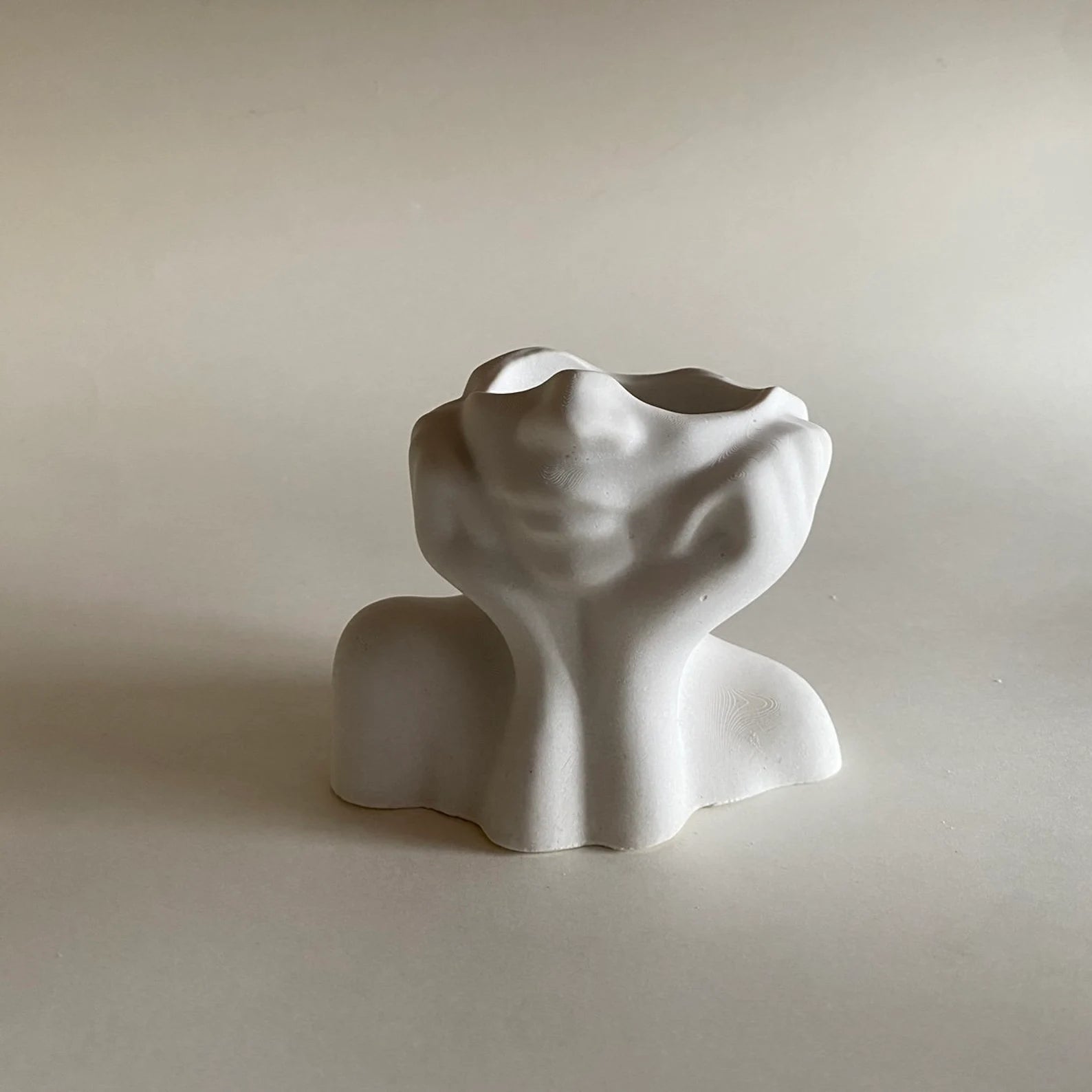 Plastic Woman Body Vase – Artistic Female Figure Flower Pot for Home & Office Decor, Perfect for Dried Flowers (Pack of 1)