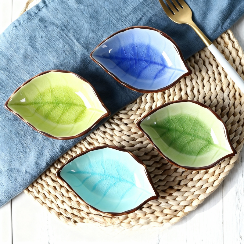 Leaf-Shaped Ceramic Plate – Elegant Nature-Inspired Green Dish for Serving Snacks, Sauces, and Home Décor (1 Pcs)