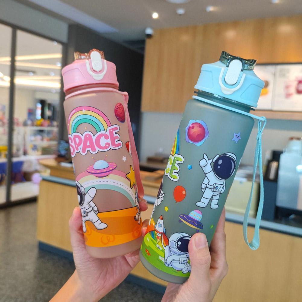 Kids Space-Themed Water Bottle – Astronaut Cartoon Design, Leak-Proof BPA-Free Sipper with Straw & Strap (Random color) (Pack of 1)