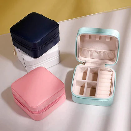 Portable Mini Travel Jewelry Box, Travel Mini Storage Organizer Portable Display Storage Box For Rings Earrings Necklaces (Pack of 1)