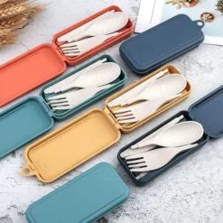 Folding cutlery set is presented in different color storage box.