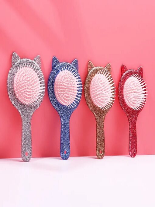 Mickey hair brush is presented in 4 different colors.