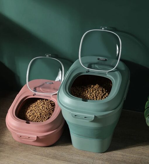 Foldable Rice storage bucket is shown in 2 different colors.