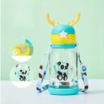 A 600ml cartoon-designed sippy water bottle with a spill-proof lid and a colorful.